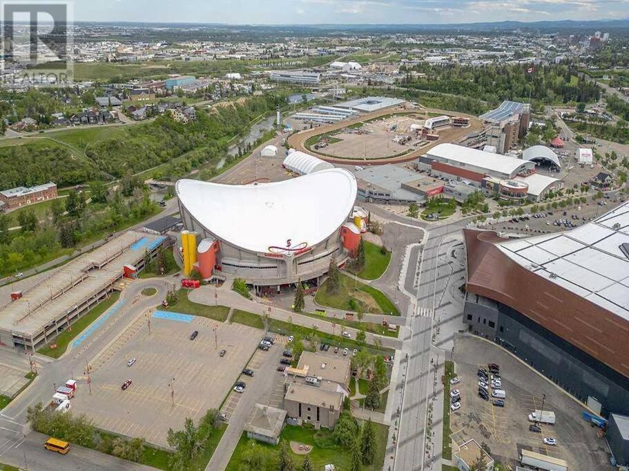 Modern Suite Calgary Downtown 5 Min Walk Stampede المظهر الخارجي الصورة