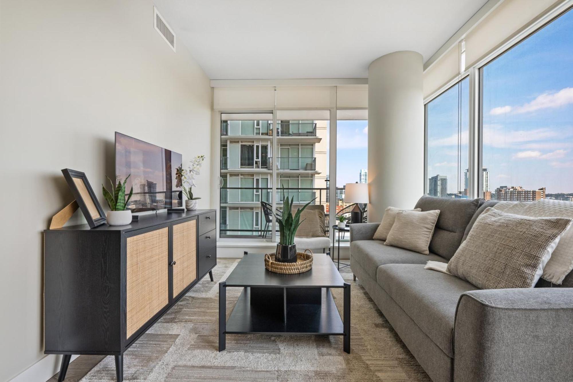 Modern Suite Calgary Downtown 5 Min Walk Stampede المظهر الخارجي الصورة