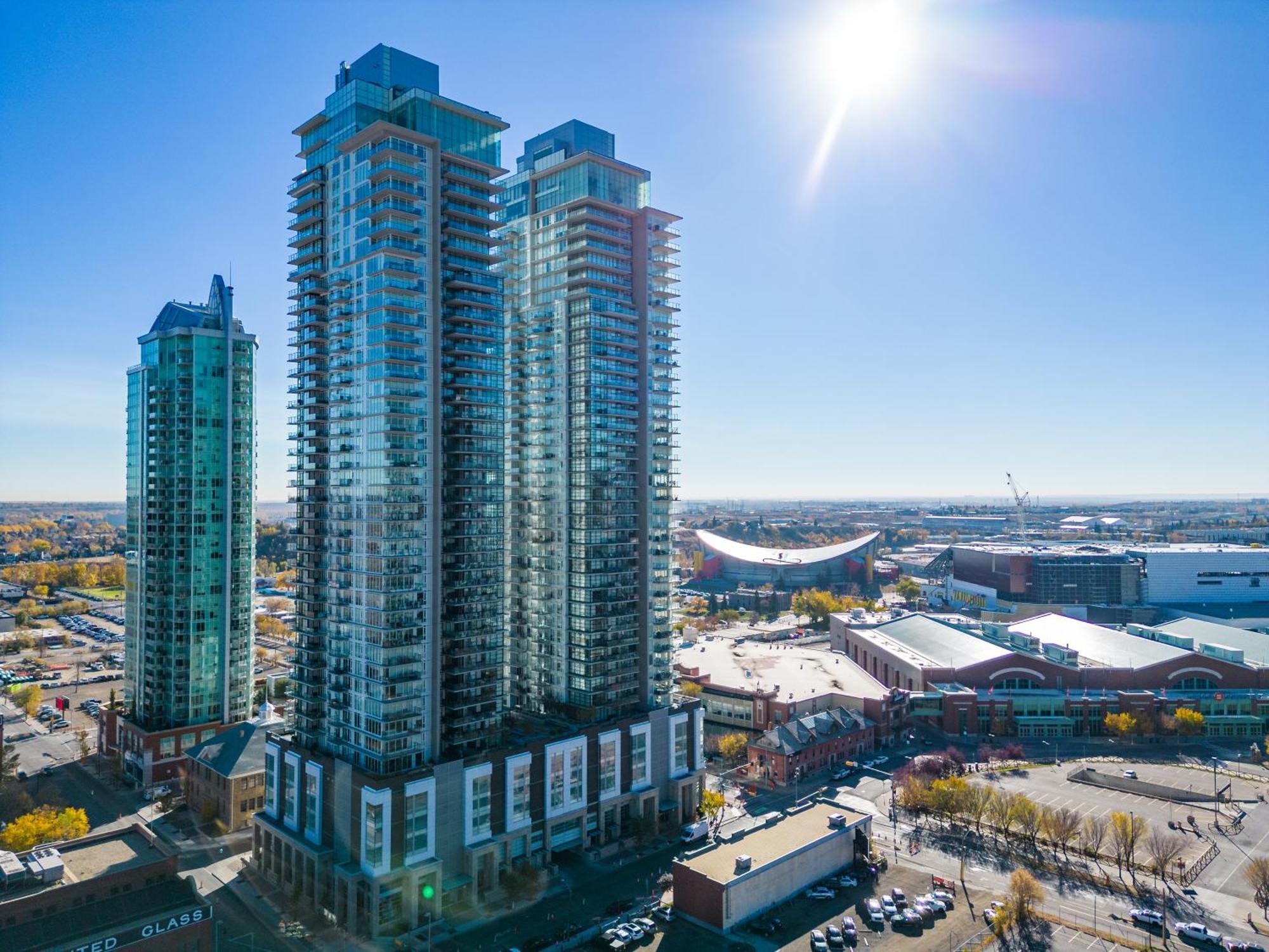 Modern Suite Calgary Downtown 5 Min Walk Stampede المظهر الخارجي الصورة