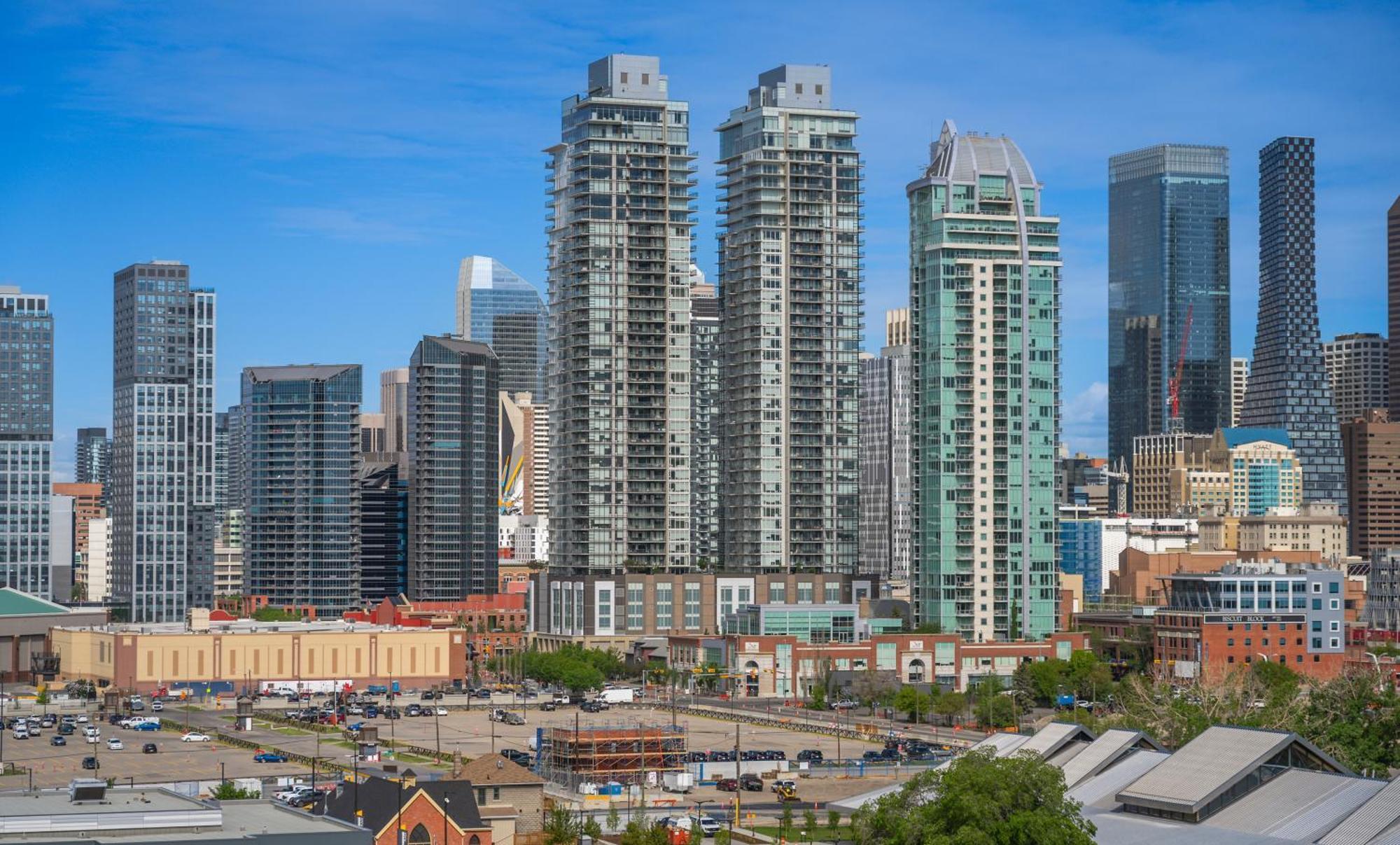 Modern Suite Calgary Downtown 5 Min Walk Stampede المظهر الخارجي الصورة