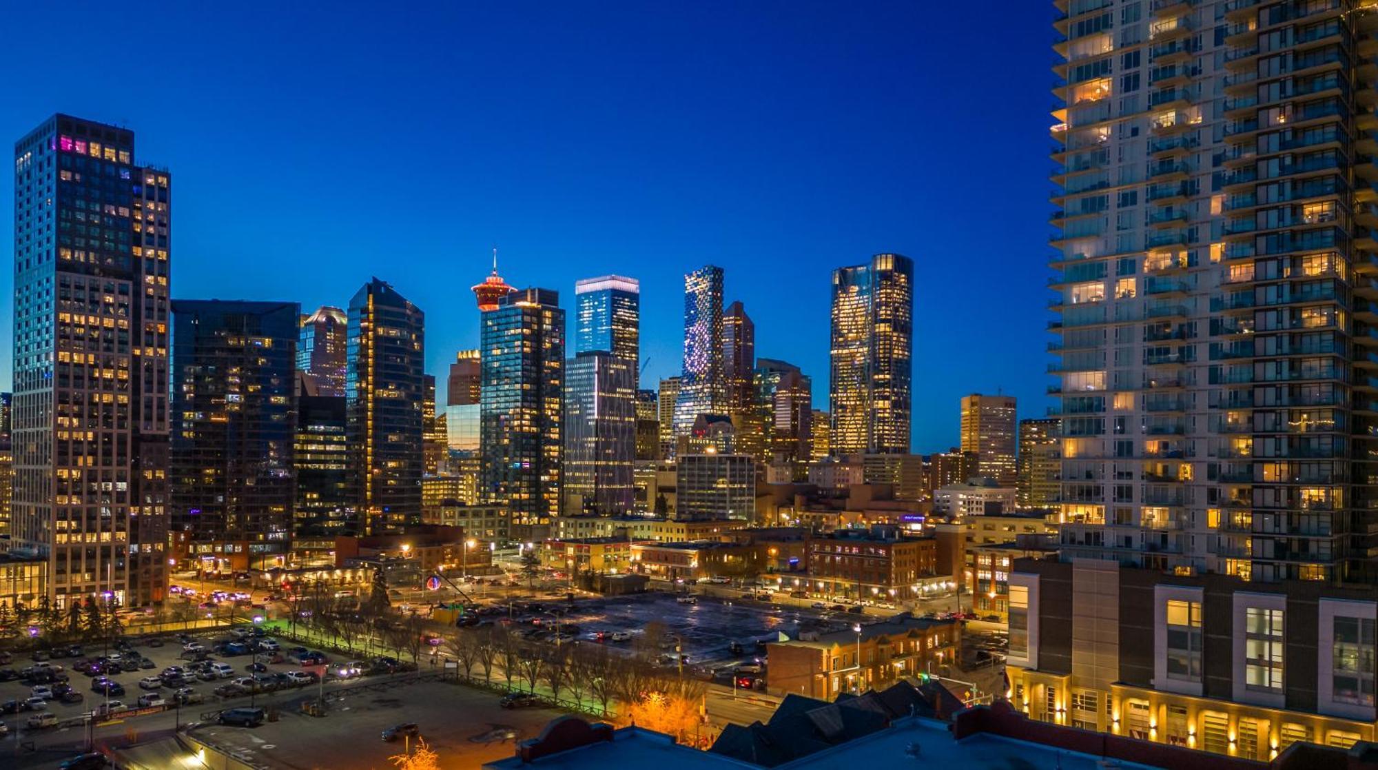 Modern Suite Calgary Downtown 5 Min Walk Stampede المظهر الخارجي الصورة