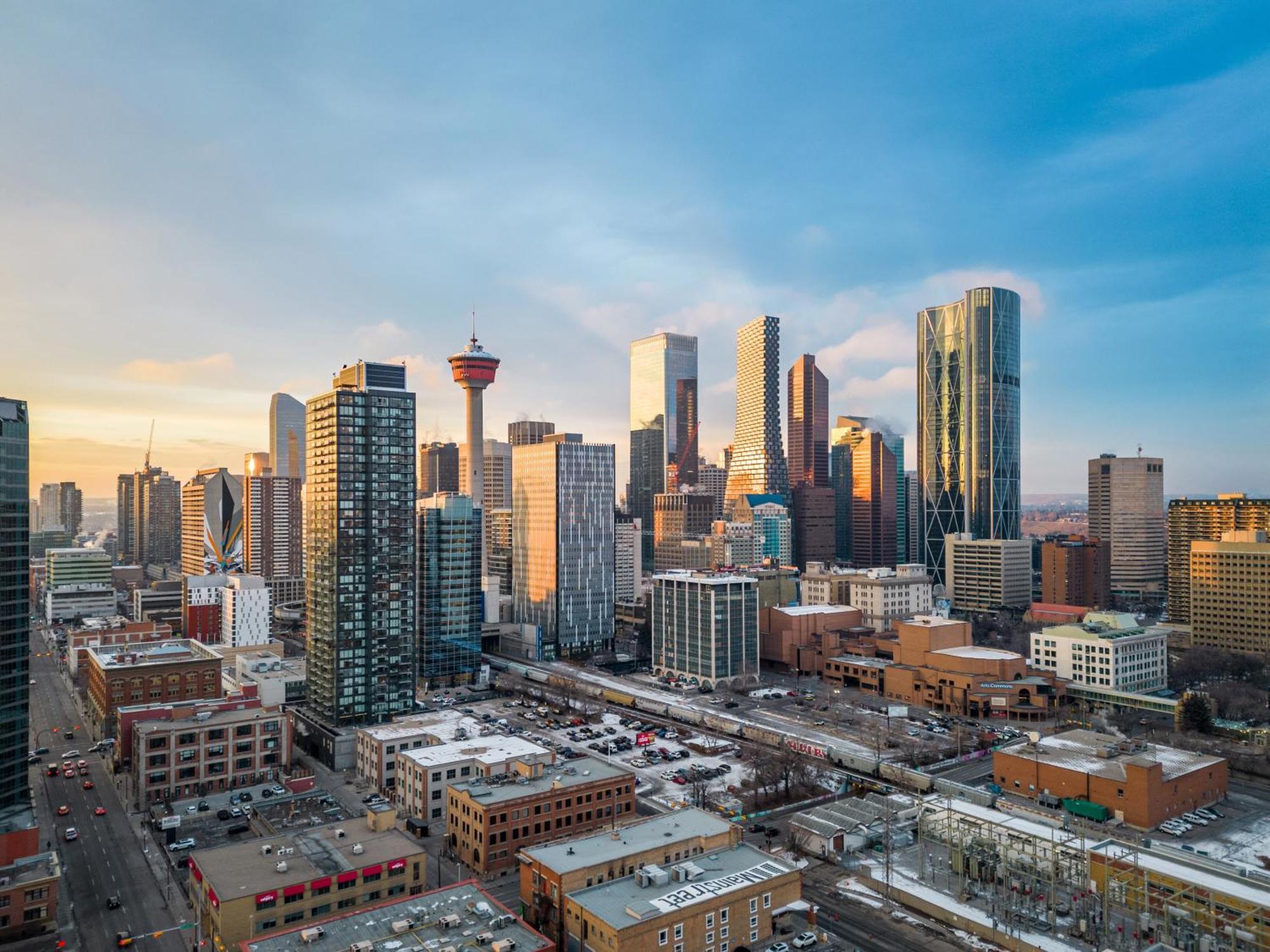 Modern Suite Calgary Downtown 5 Min Walk Stampede المظهر الخارجي الصورة