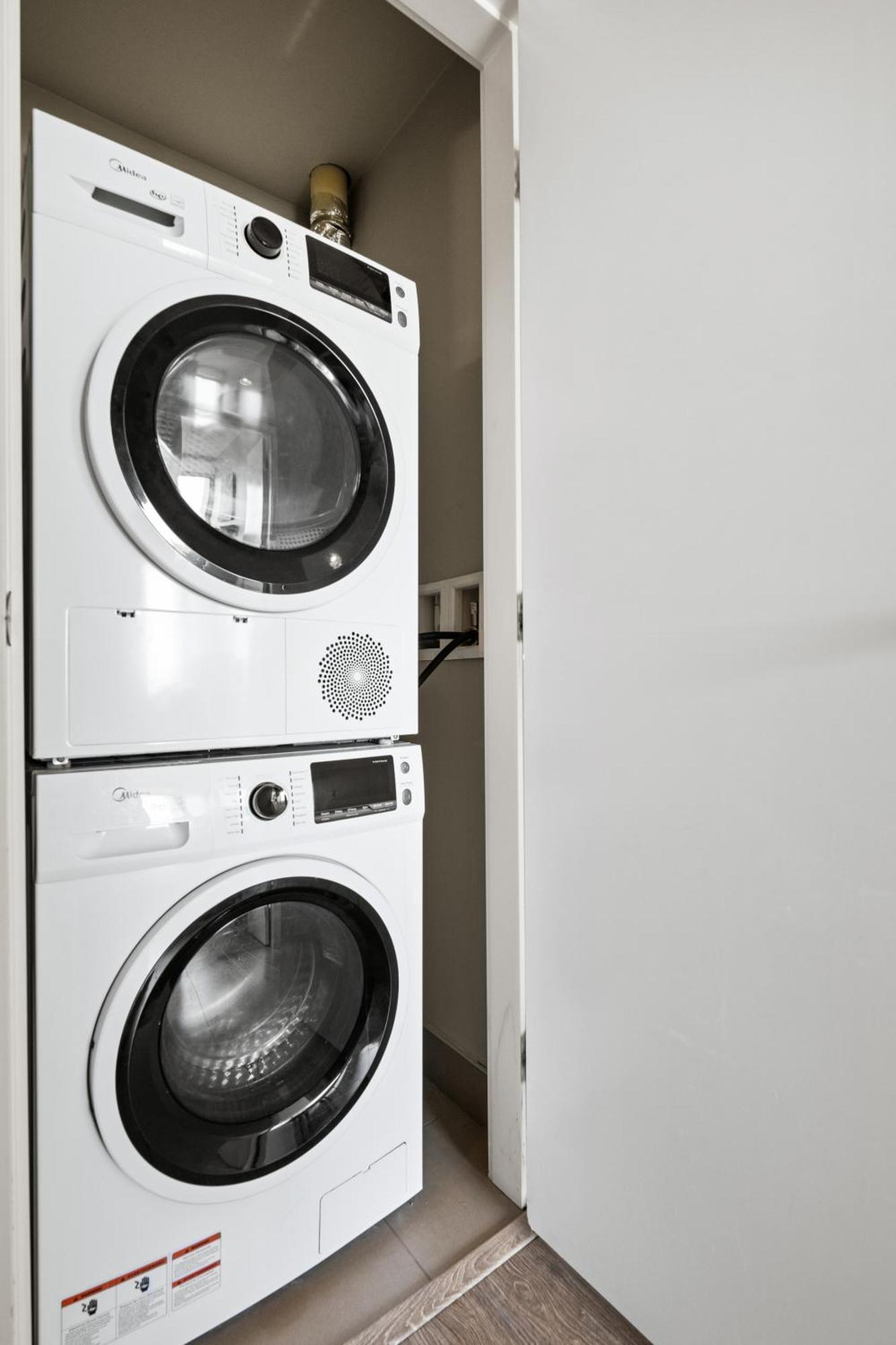 Modern Suite Calgary Downtown 5 Min Walk Stampede المظهر الخارجي الصورة