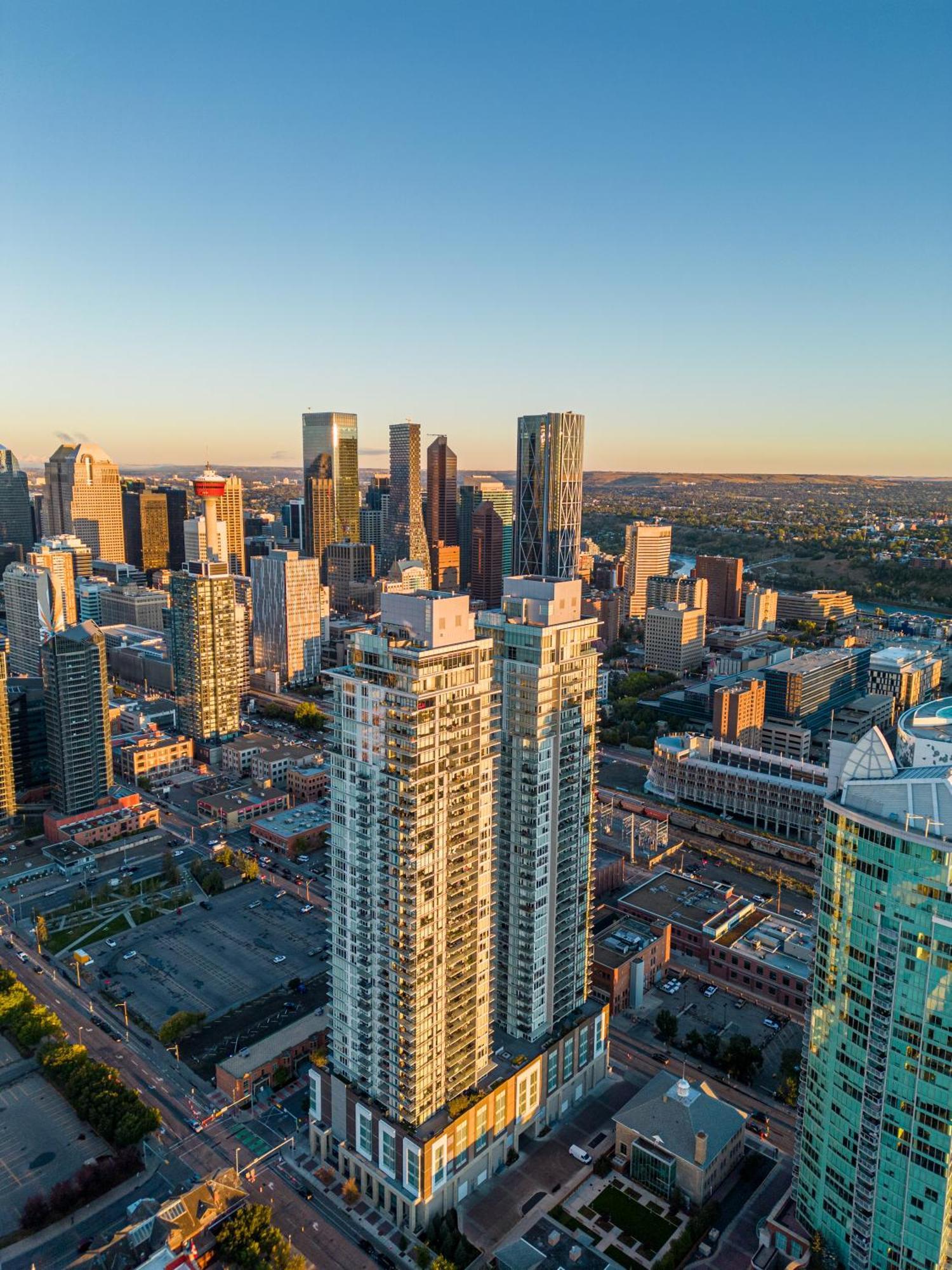 Modern Suite Calgary Downtown 5 Min Walk Stampede المظهر الخارجي الصورة
