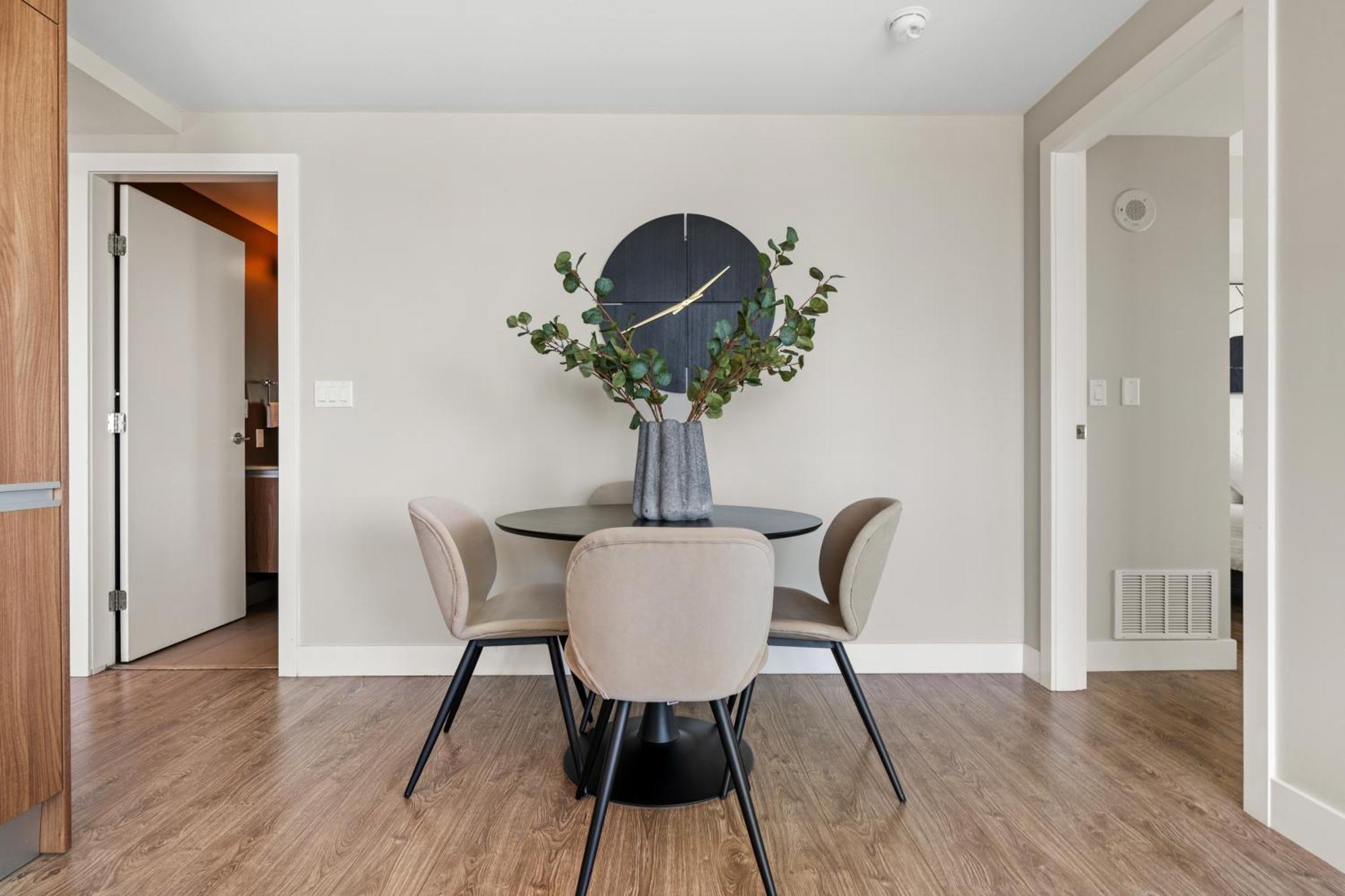 Modern Suite Calgary Downtown 5 Min Walk Stampede المظهر الخارجي الصورة